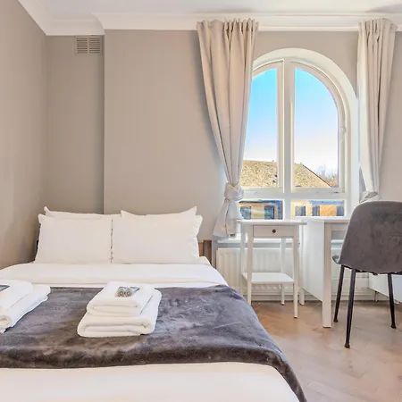 4br 4-floor House, W Patio, 10 Min Wapping Station Lejlighed *