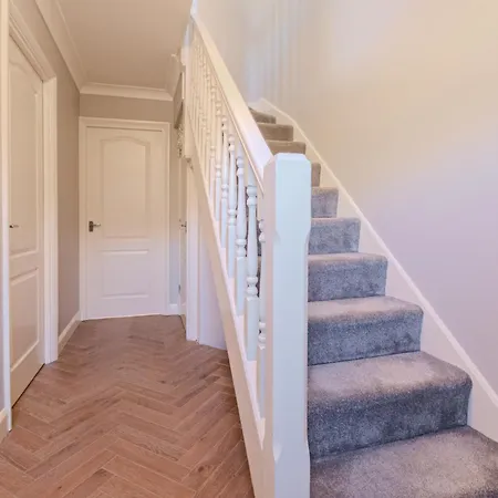 4br 4-floor House, W Patio, 10 Min Wapping Station London