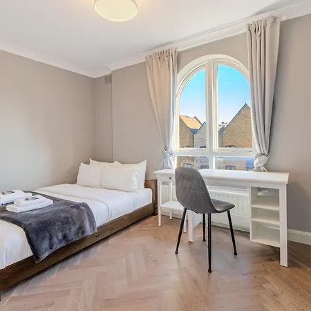 4br 4-floor House, W Patio, 10 Min Wapping Station Lejlighed *