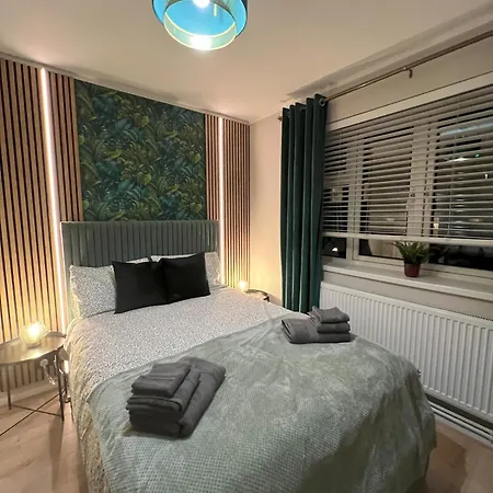 Apartment Spacious & Modern Family Gem