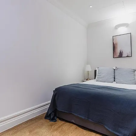 In Mayfer Apartment London