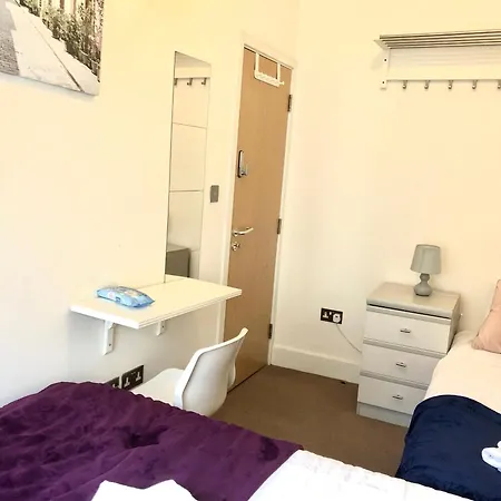Euston Private Bedrooms 161 Flat1 Homestay London
