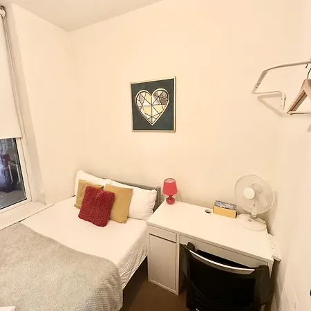 Euston Private Bedrooms 161 Flat1 London