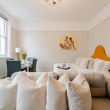 Chic Marylebone Studio, Walk To Oxford Street Or Regent's Park, By The Design Traveller