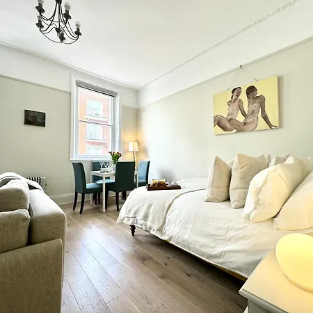 Chic Marylebone Studio, Walk To Oxford Street Or Regent's Park, By The Design Traveller * London