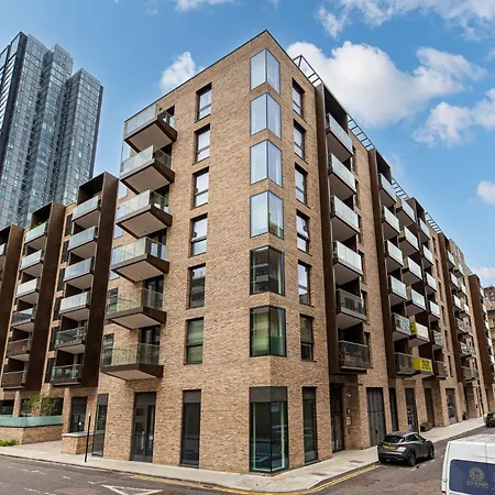 Lavish 2 Bedroom Flat With Private Balcony In Clerkenwell, Barbican * London