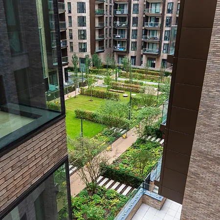 Lavish 2 Bedroom Flat With Private Balcony In Clerkenwell, Barbican Apartment London