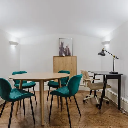 In Mayfer Apartment London