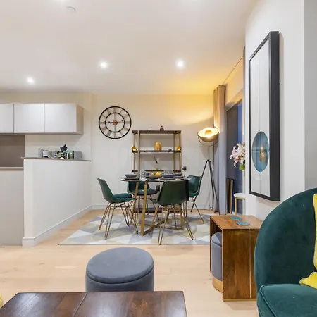 Apartment Classy Riverside Flat In Canary Wharf London