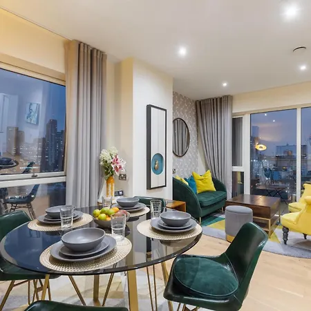 Classy Riverside Flat In Canary Wharf Apartment *