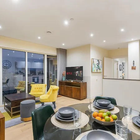 Apartment Classy Riverside Flat In Canary Wharf *