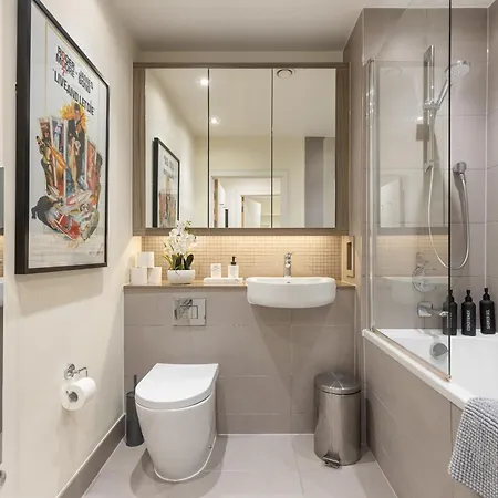Classy Riverside Flat In Canary Wharf Apartment *