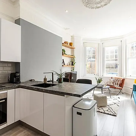 Stylish Hideaway Flat At Milton Park Highgate Apartment *