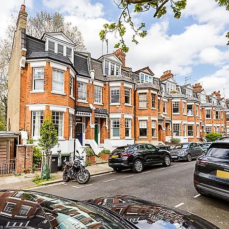 Apartment Stylish Hideaway Flat At Milton Park Highgate London
