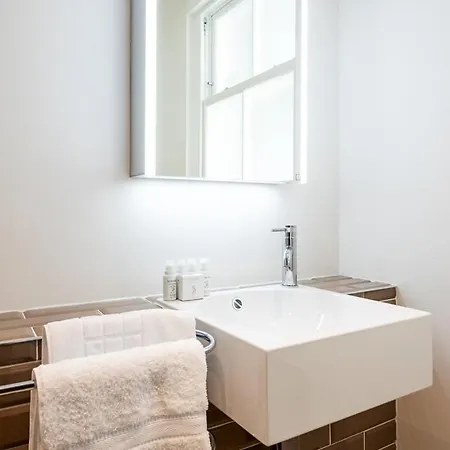 Holiday home Coleherne Road Vi London