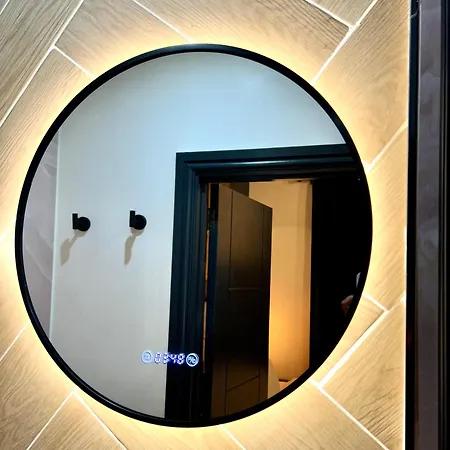 G Eighty Four Aparthotel London