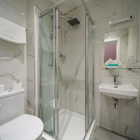 Royal Eagle Hotel 3*