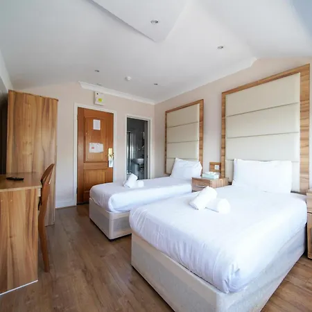 Royal Eagle 3* Londra