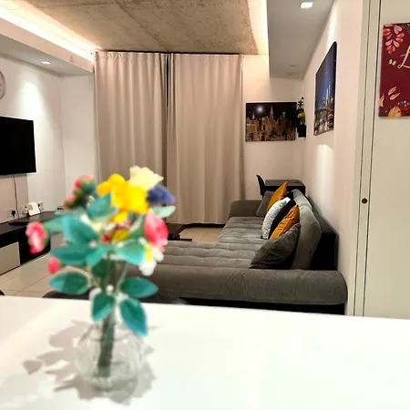 Excel Cosy With Balcony & River View Close To O2 Arena, Cable Car, Hall Londen