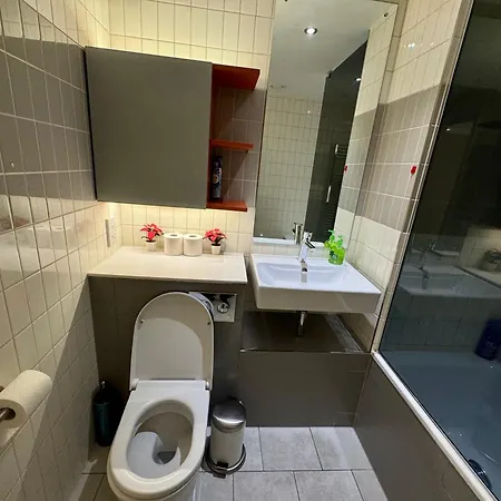 Excel Cosy With Balcony & River View Close To O2 Arena, Cable Car, Hall *