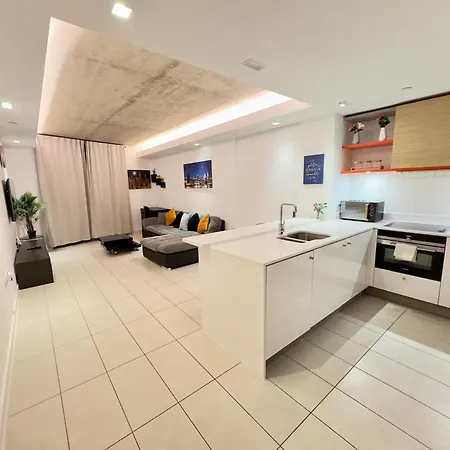 Apartment Excel Cosy With Balcony & River View Close To O2 Arena, Cable Car, Hall *