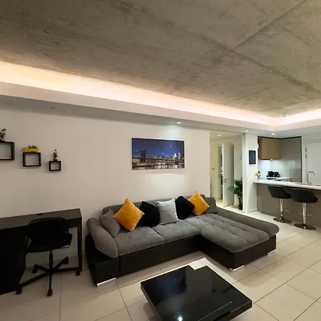 Excel Cosy With Balcony & River View Close To O2 Arena, Cable Car, Hall Apartment London