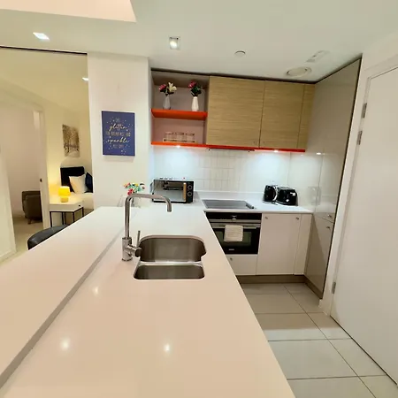 Excel Cosy With Balcony & River View Close To O2 Arena, Cable Car, Hall Apartment *