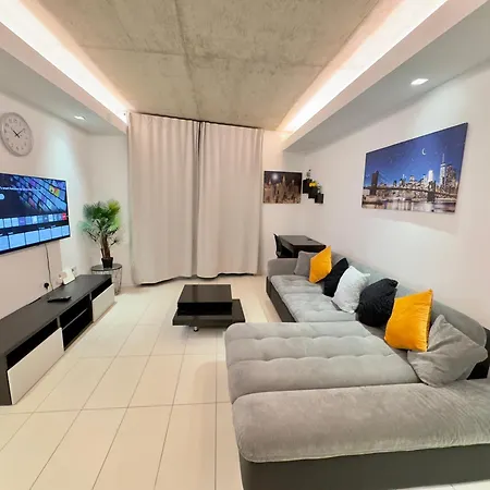 Apartment Excel Cosy With Balcony & River View Close To O2 Arena, Cable Car, Hall London