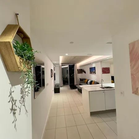 Apartment Excel Cosy With Balcony & River View Close To O2 Arena, Cable Car, Hall *