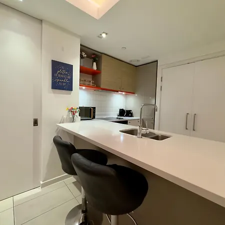 Excel Cosy With Balcony & River View Close To O2 Arena, Cable Car, Hall * London
