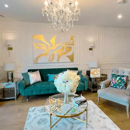 Modern Nespresso Luxe Apartment London