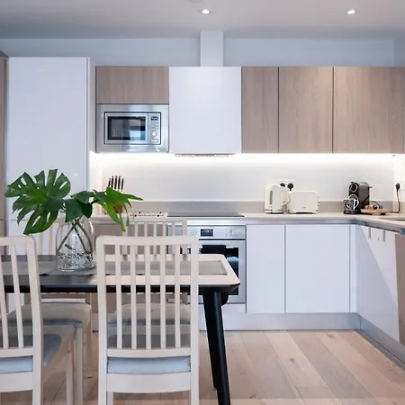 Palmer - Elephant & Castle Apartment *