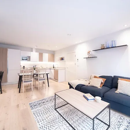 Palmer - Elephant & Castle London