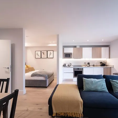 Palmer - Elephant & Castle Apartment *