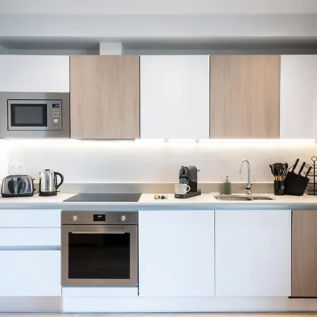 Palmer - Elephant & Castle London