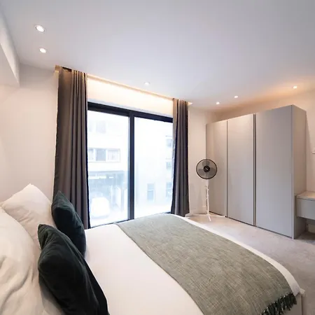 Palmer - Elephant & Castle Apartment *