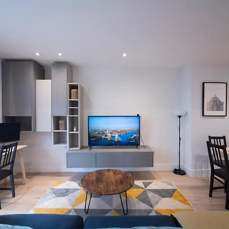 Palmer - Elephant & Castle Apartment London