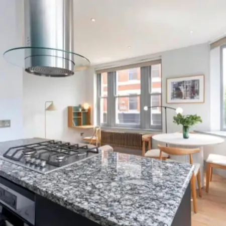 Apartment Bishops Way London