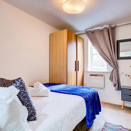 Apartment Spacious 2-bed Family With Pets Welcome London