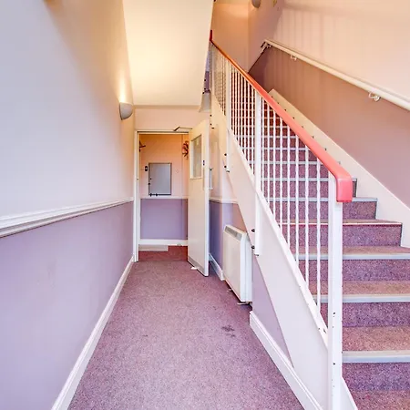 Spacious 2-bed Family With Pets Welcome Apartment