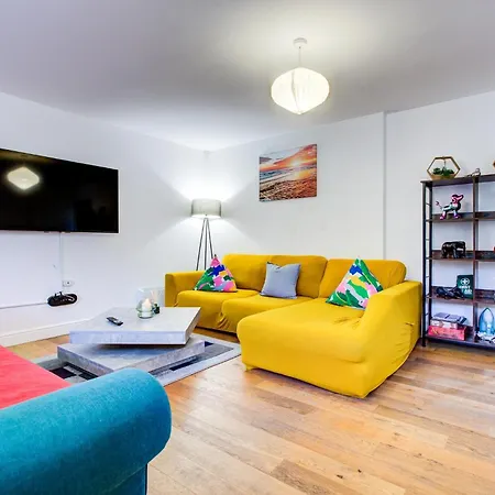Apartment Spacious 2-bed Family With Pets Welcome *
