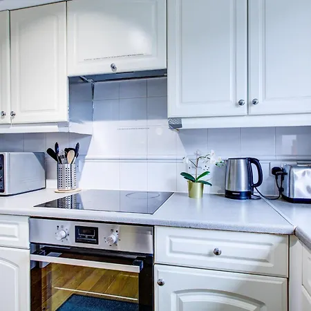 Spacious 2-bed Family With Pets Welcome Apartment