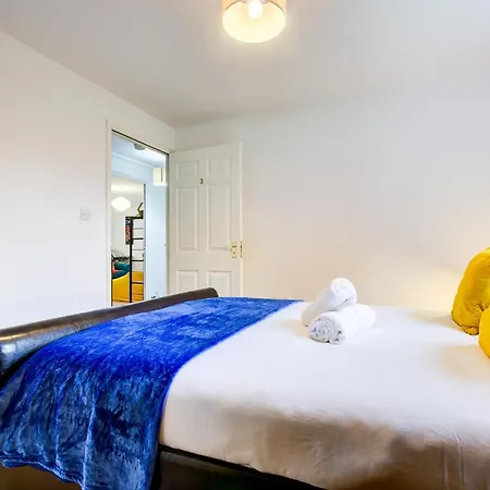 Spacious 2-bed Family With Pets Welcome Apartment London