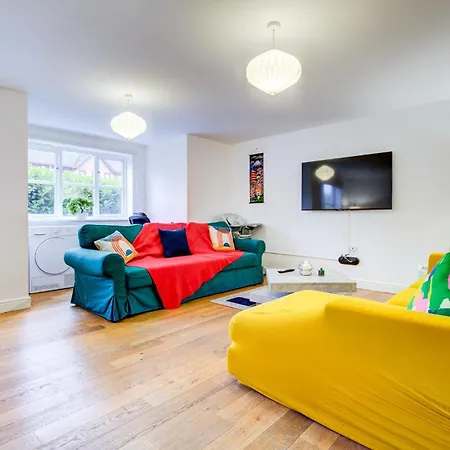 Spacious 2-bed Family With Pets Welcome London