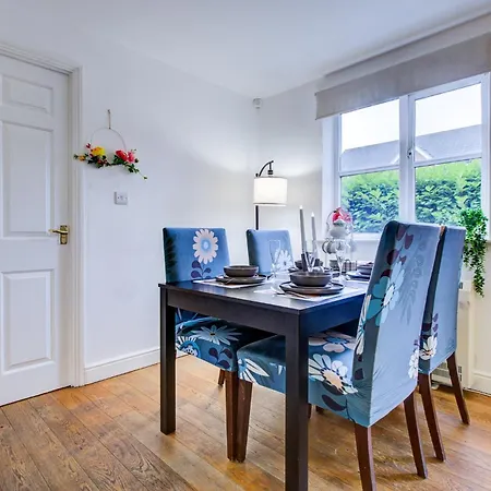 Apartment Spacious 2-bed Family With Pets Welcome London