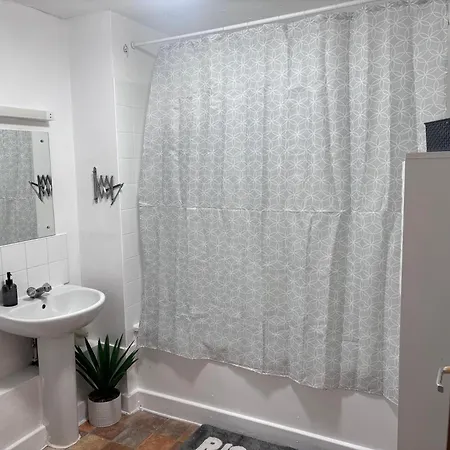 Cosy 1 Bed Flat Wembley Apartment London