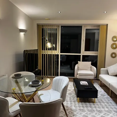 Entire Flat O2 Cable Cars Apartment *