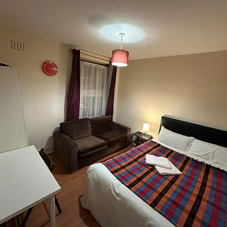 Apartment Beautiful Private Double In A Shared 3-bedroom Minutes Walk From Bethnal *