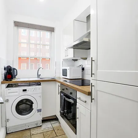 Mayfair Apartment- 5 Minutes From Selfridges Apartment *