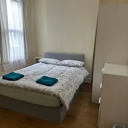 Lovely 2bedrooms Grove Walthamstow *